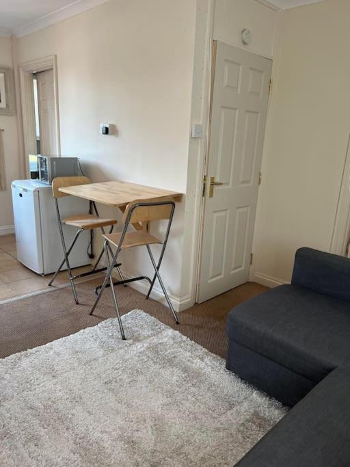 1 Bedroom Flat Sleeps 4 In Abingdon Oxfordshire מראה חיצוני תמונה